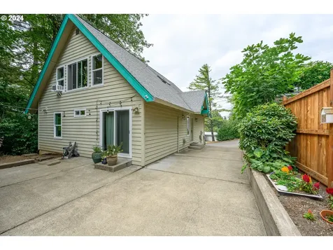 4718 SW Vesta Street Portland OR 97219