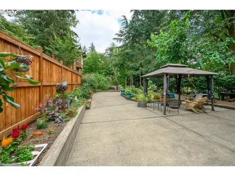 4718 SW Vesta Street Portland OR 97219