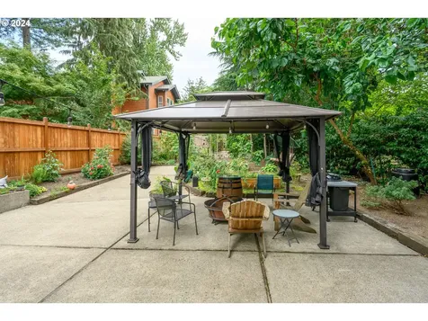 4718 SW Vesta Street Portland OR 97219