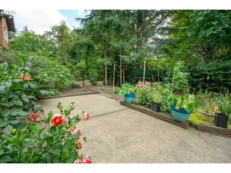 4718 SW Vesta Street Portland OR 97219