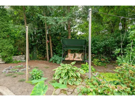 4718 SW Vesta Street Portland OR 97219