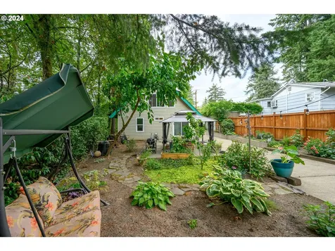 4718 SW Vesta Street Portland OR 97219
