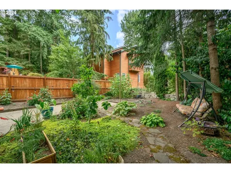 4718 SW Vesta Street Portland OR 97219