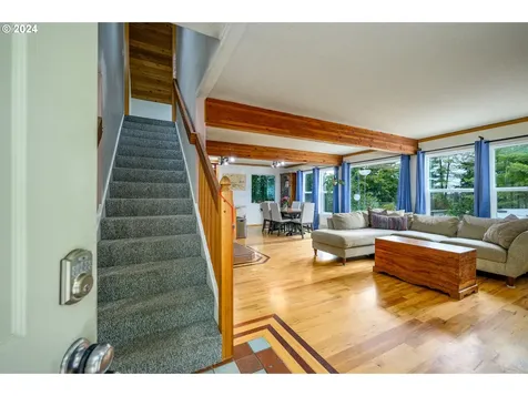 4718 SW Vesta Street Portland OR 97219