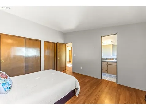 18506 Portland Avenue Gladstone OR 97027