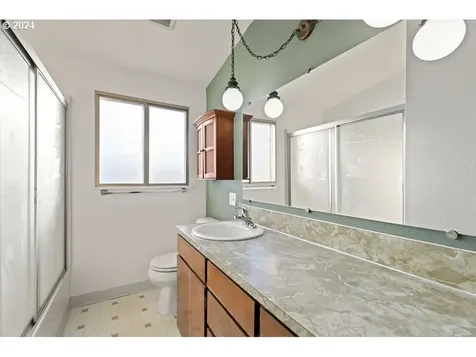 18506 Portland Avenue Gladstone OR 97027