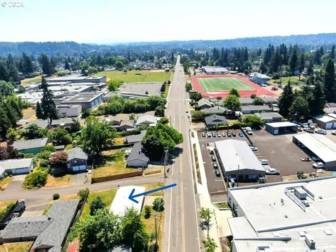 18506 Portland Avenue Gladstone OR 97027