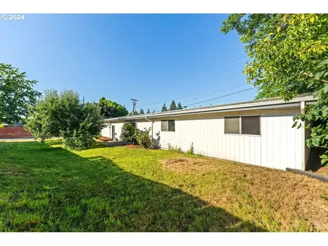 18506 Portland Avenue Gladstone OR 97027