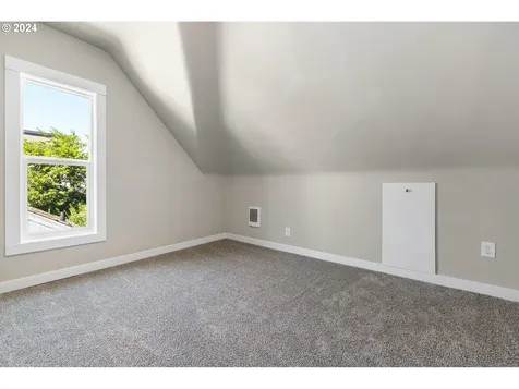 953 Ne Oneonta Street Portland OR 97211