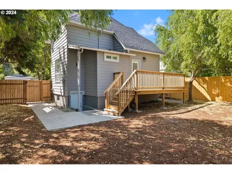 953 Ne Oneonta Street Portland OR 97211