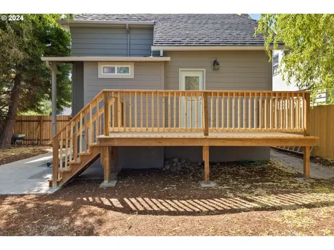 953 Ne Oneonta Street Portland OR 97211