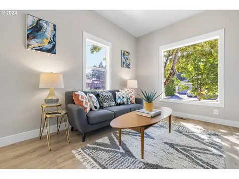 953 Ne Oneonta Street Portland OR 97211