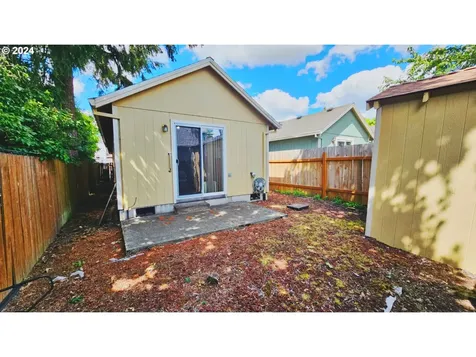 7212 Se Crystal Springs Boulevard Portland OR 97206