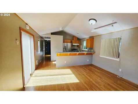 7212 Se Crystal Springs Boulevard Portland OR 97206