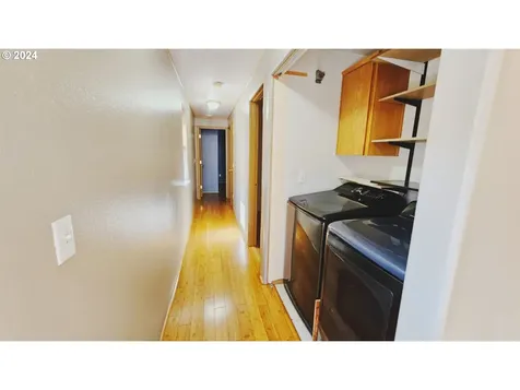 7212 Se Crystal Springs Boulevard Portland OR 97206