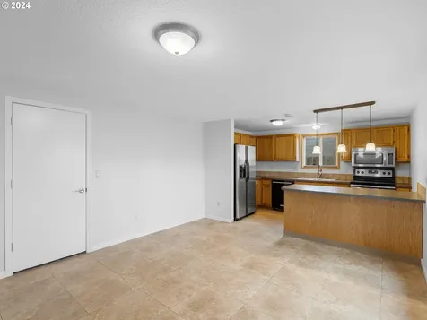 10016 NE 71st Street Vancouver WA 98662