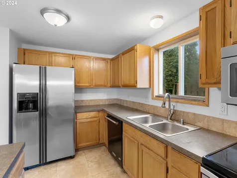 10016 NE 71st Street Vancouver WA 98662
