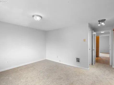 10016 NE 71st Street Vancouver WA 98662
