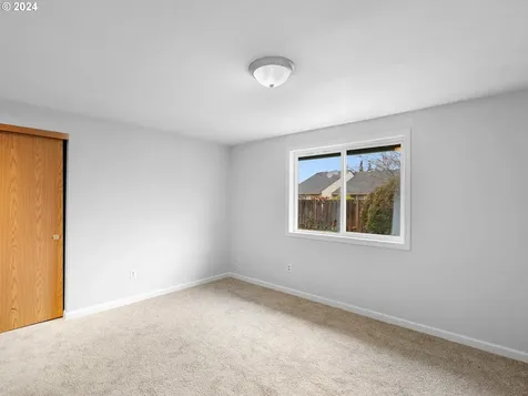 10016 NE 71st Street Vancouver WA 98662