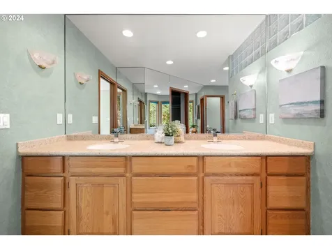 17154 Nw Woodmere Court Beaverton OR 97006