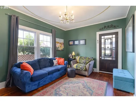 316 Se Court Street Dallas OR 97338