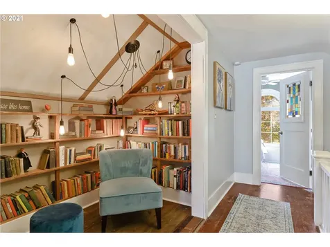 316 Se Court Street Dallas OR 97338