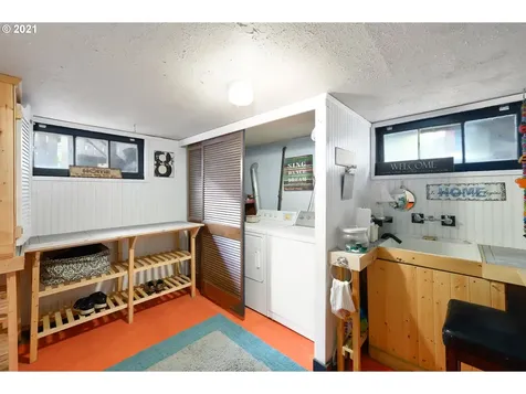 316 Se Court Street Dallas OR 97338