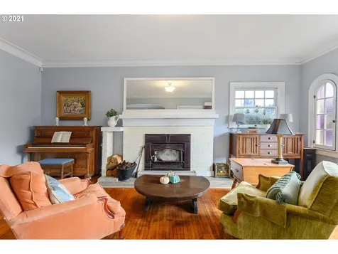 316 Se Court Street Dallas OR 97338