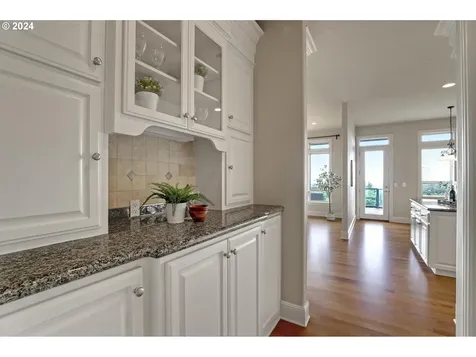 4041 NW Lewis Lane Portland OR 97229