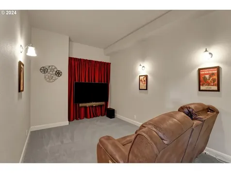 4041 NW Lewis Lane Portland OR 97229