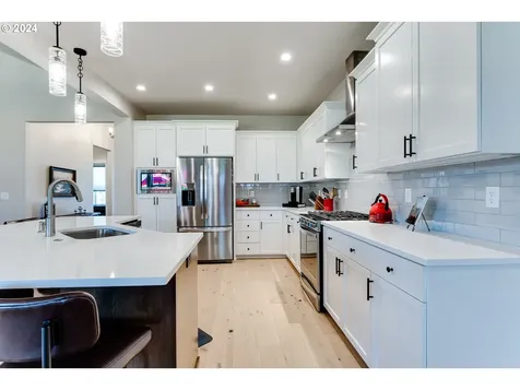 1020 S 33rd Street Springfield OR 97478