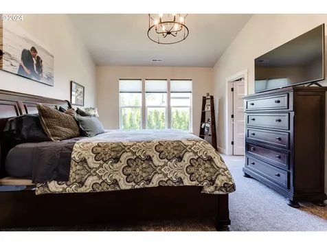 1020 S 33rd Street Springfield OR 97478