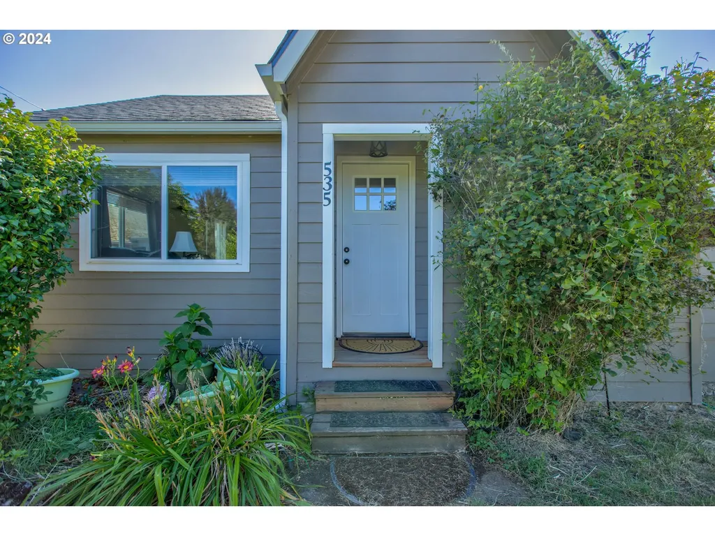 535 S State Street Sutherlin OR 97479