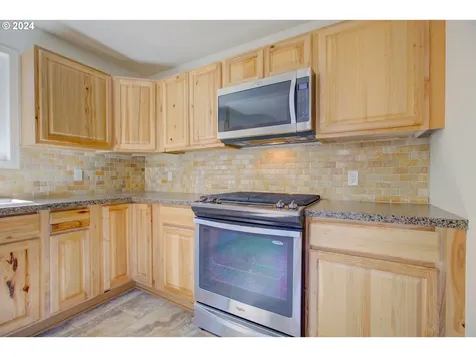 535 S State Street Sutherlin OR 97479