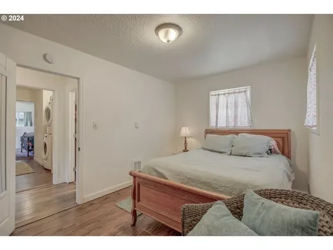 535 S State Street Sutherlin OR 97479