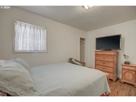 535 S State Street Sutherlin OR 97479