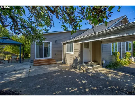 535 S State Street Sutherlin OR 97479