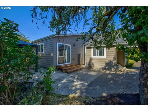 535 S State Street Sutherlin OR 97479