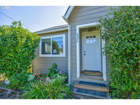 535 S State Street Sutherlin OR 97479