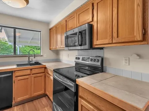 306 E Park Avenue Molalla OR 97038
