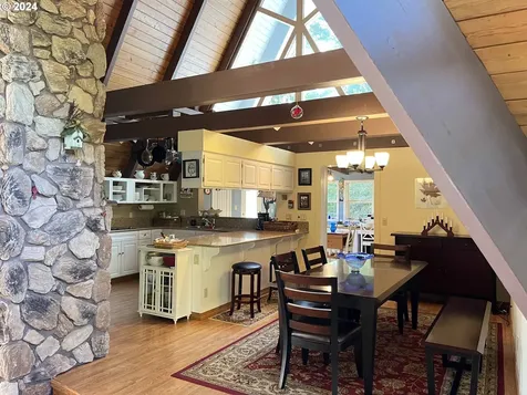 5971 View Court Florence OR 97439