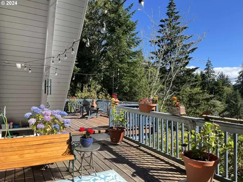 5971 View Court Florence OR 97439