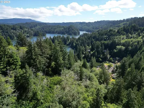 5971 View Court Florence OR 97439