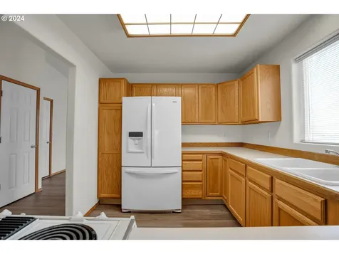 664 SE 72nd Avenue Hillsboro OR 97123
