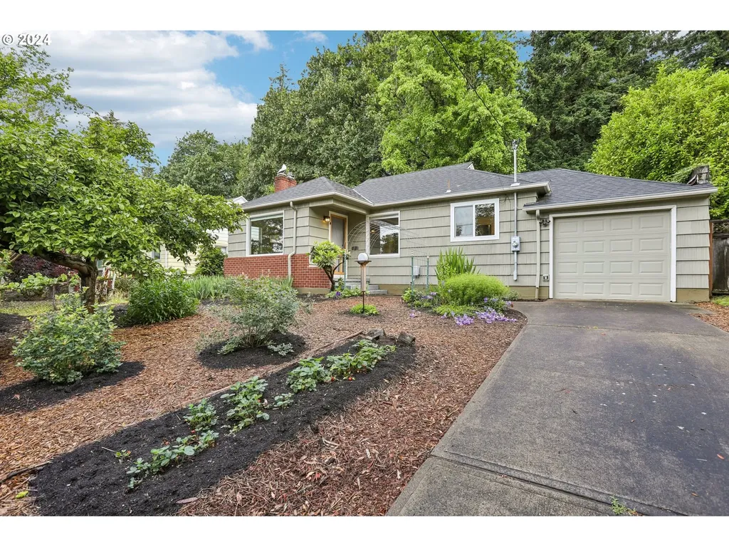 8835 NE Beech Street Portland OR 97220