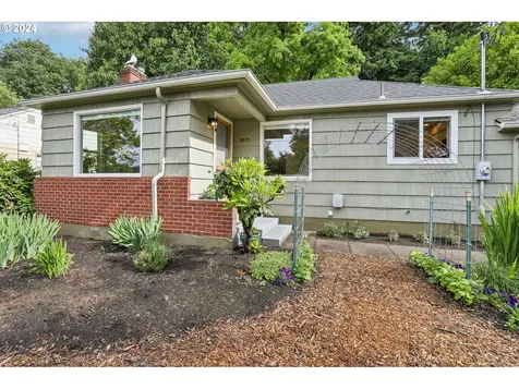 8835 NE Beech Street Portland OR 97220