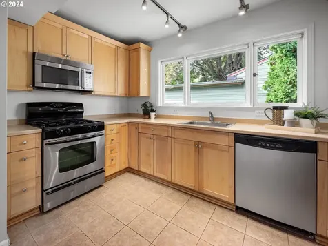 2144 Ne 78th Avenue Portland OR 97213