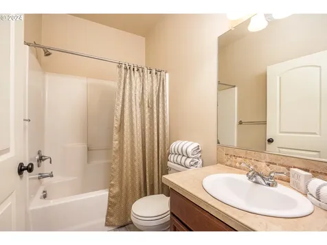 14705 Sourwood Street Oregon City OR 97045