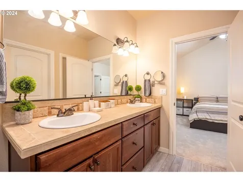 14705 Sourwood Street Oregon City OR 97045