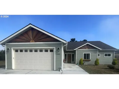 880 Rogers Place Bandon OR 97411